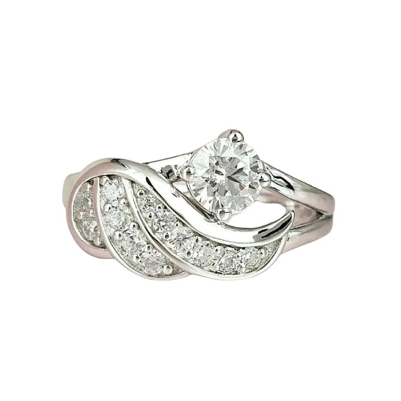 Angel Wing Silver and Zircon Ring - Picture 4 of 5